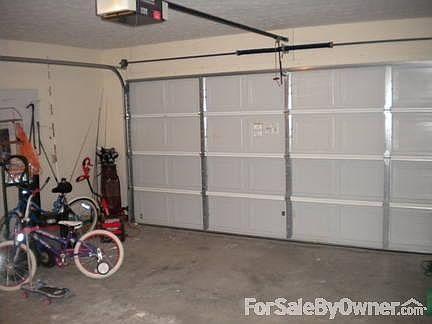 Garage
						:
						2 Car attached garage