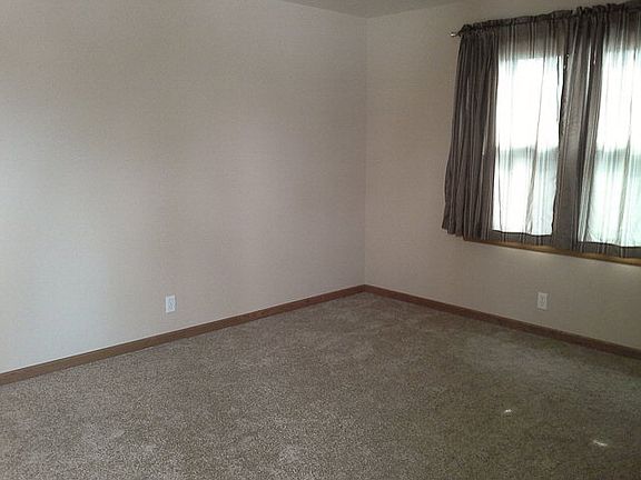 5th image of 1411 N Park Ave