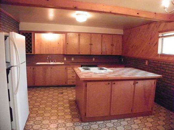 2nd image of 113 Park Dr