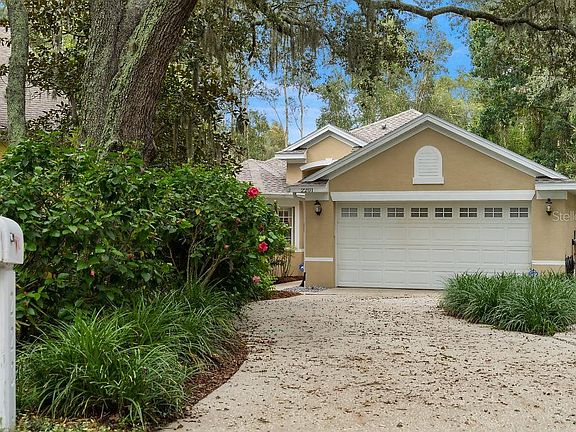 2nd image of 2201 Green Oaks Ln