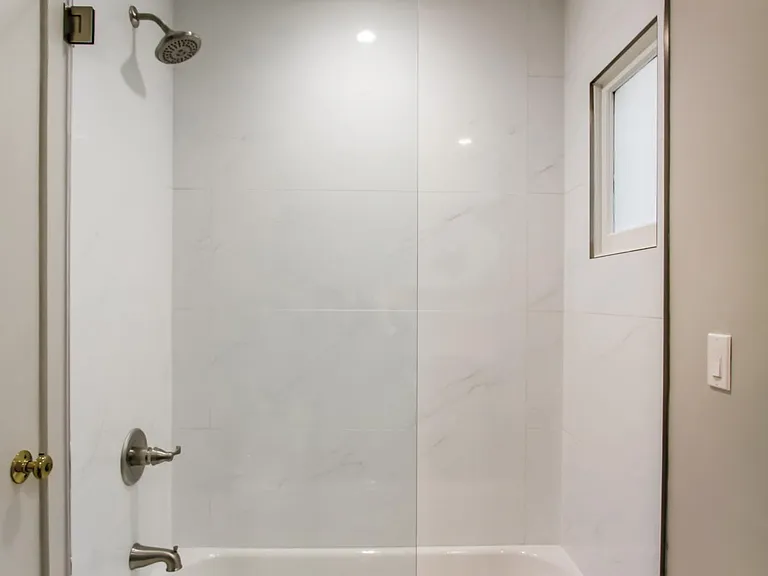 881 Dolores St — Photo 5