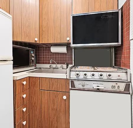 3rd image of 425 E 78th St APT 3E