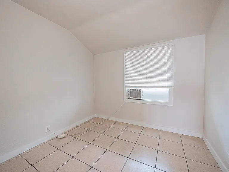864 E Chandler Blvd, Chandler Az — Photo 11