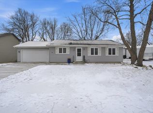 2718 Ryan Dr, Cedar Falls, IA 50613