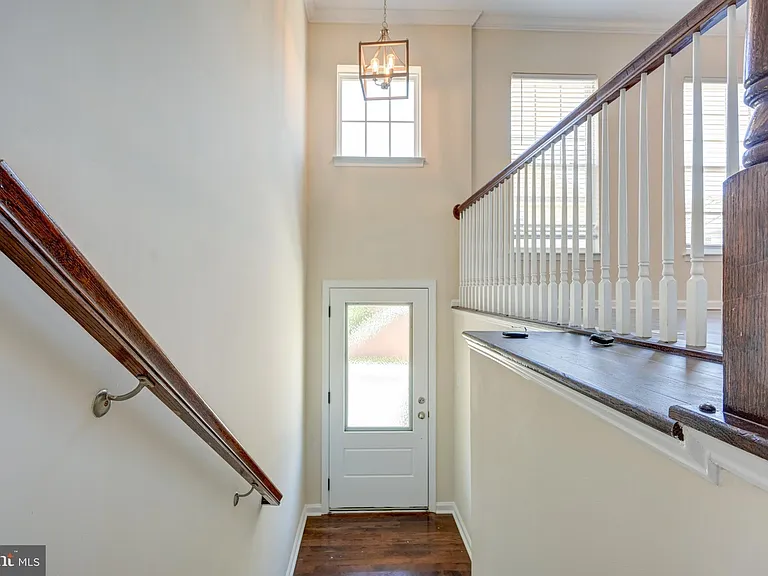7827 Crystal Brook Way — Photo 3