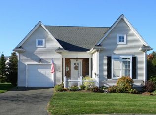421 Pembrooke Ln #421, Windsor, CT 06095