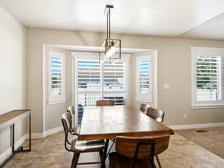 5742 S 4525 W — Photo 10