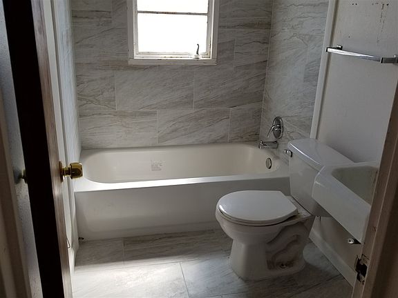 5th image of 801 N Orchard Ave