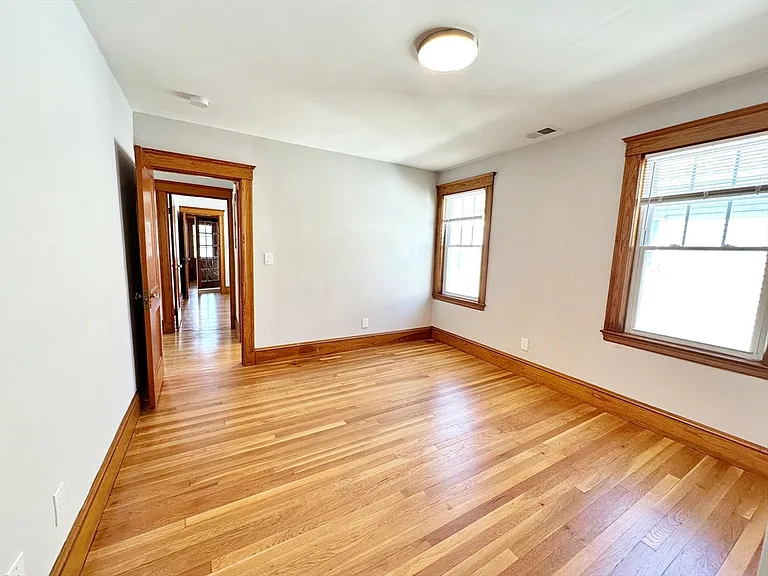 75 Governor Winthrop Rd — Photo 34