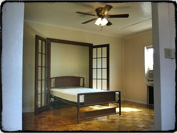 Living Room (Bed down)