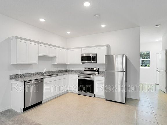 2nd image of 3150 Merton Aly