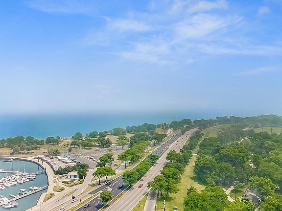 4th image of 3180 N Lake Shore Dr APT 22G