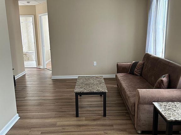 5th image of 21 S Lansdowne Ave #1B