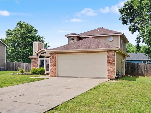 3028 W 30th Ct, Lawrence, KS 66047