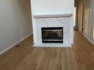 5 Ebersbach Ln, Roseland, NJ 07068