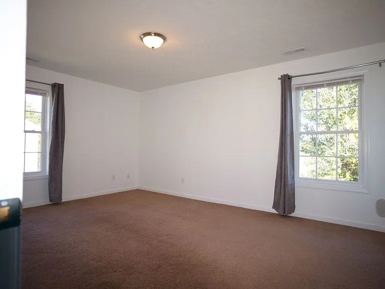 175 Kays Dr — Photo 10