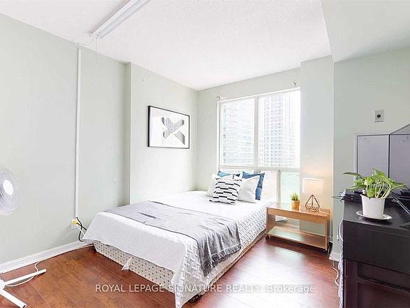 4th image of 18 Lee Centre Dr #1506