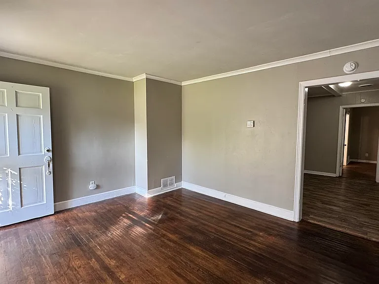 1330 W Victor Dr — Photo 5
