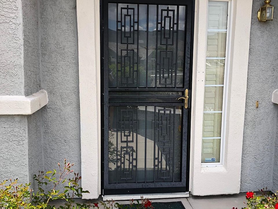 2nd image of 1699 Iron Mountain Dr