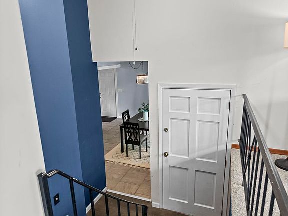 3rd image of 2444 Idlewild Dr