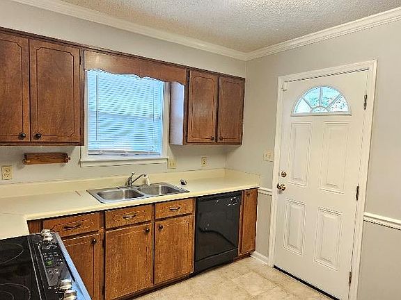 4th image of 351 Sawgrass Dr