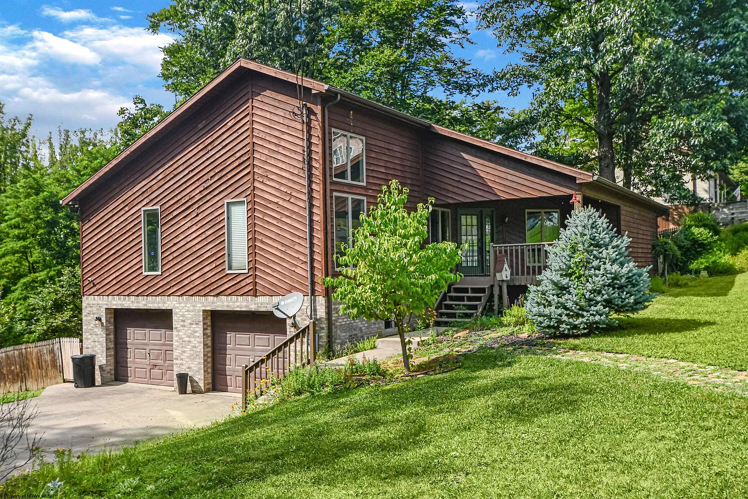 618 Eclipse Dr photo 1