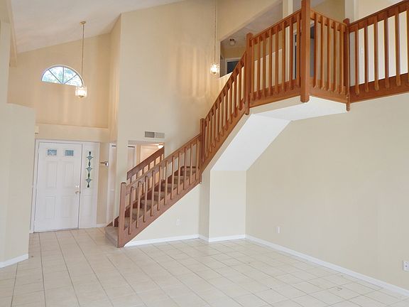 4th image of 733 Heather Glen Cir