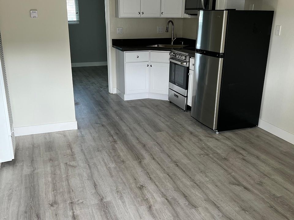 1st image of 906 Burbank Dr APT 17