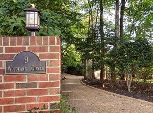 9 Woodlake Cir, Newport News, VA 23606