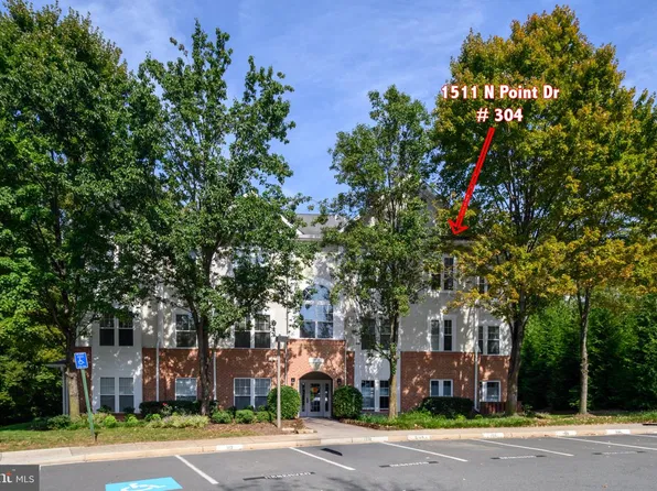 1511 N Point Dr APT 304, Reston, VA 20194