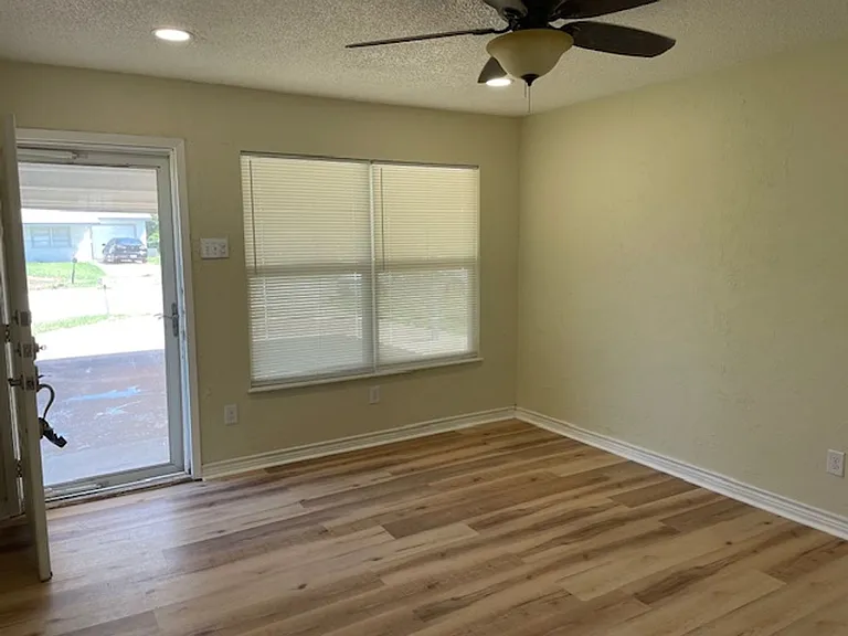 5108 Lamesa Ave — Photo 2