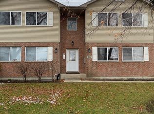 821 Anita Ave APT B, Antioch, IL 60002
