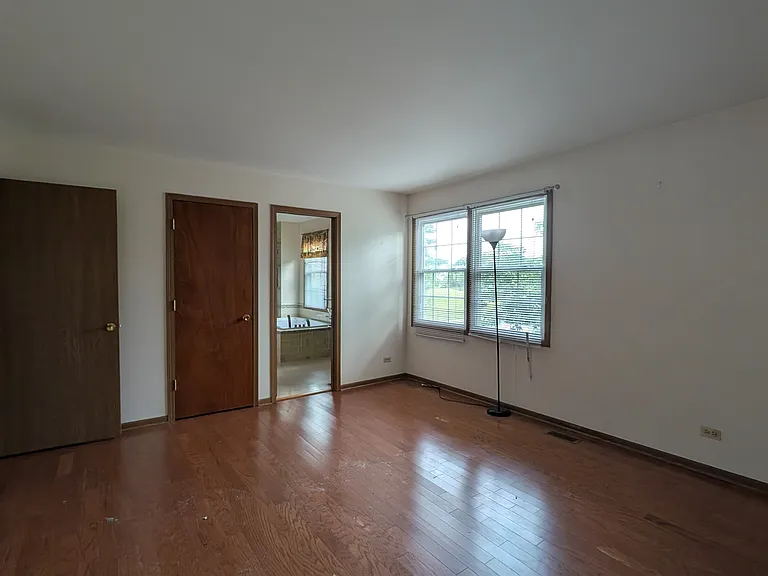 410 Orleans Ave — Photo 18