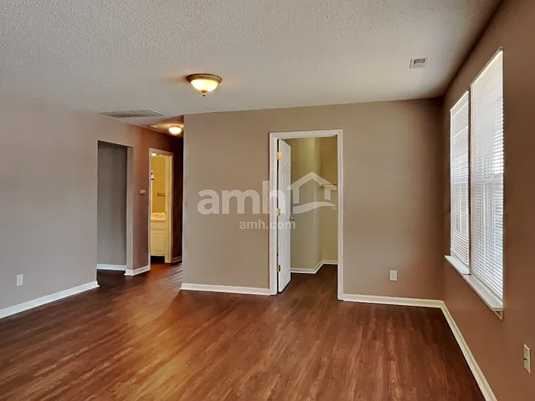 1355 Round Lake Rd — Photo 11