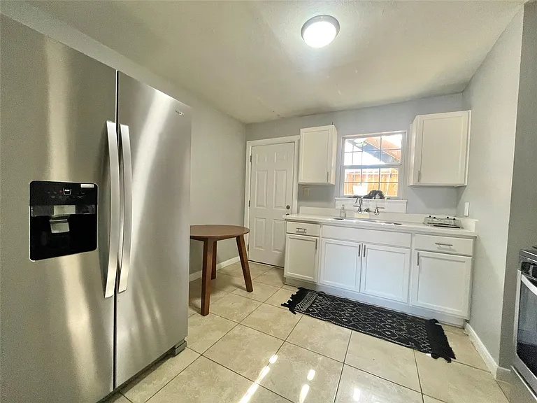 2411 Bastrop St #1 — Photo 3