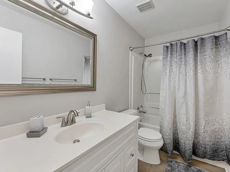 517 Norman Ln — Photo 7