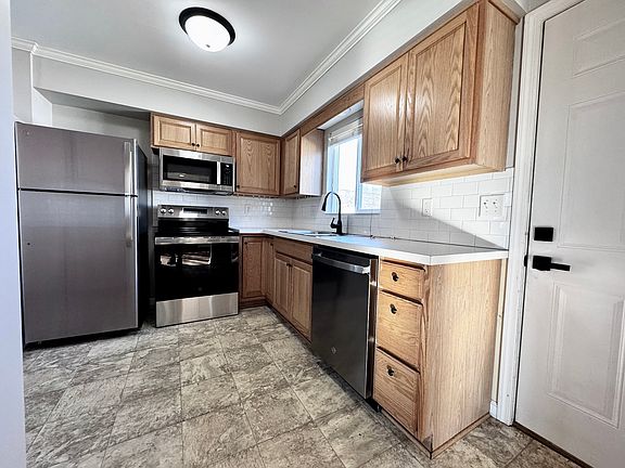 3rd image of 2534 Shrewsbury Rd