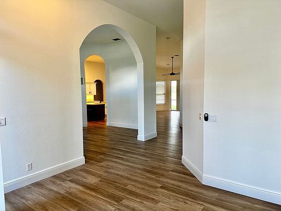 3rd image of 9091 Pittsburgh Blvd