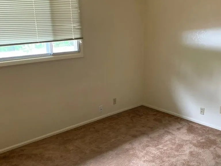 2318 California Ave — Photo 6