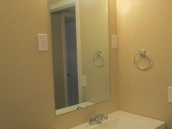 5th image of 316 S Grove St