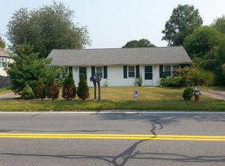 370 Amostown Rd, West Springfield, MA 01089
