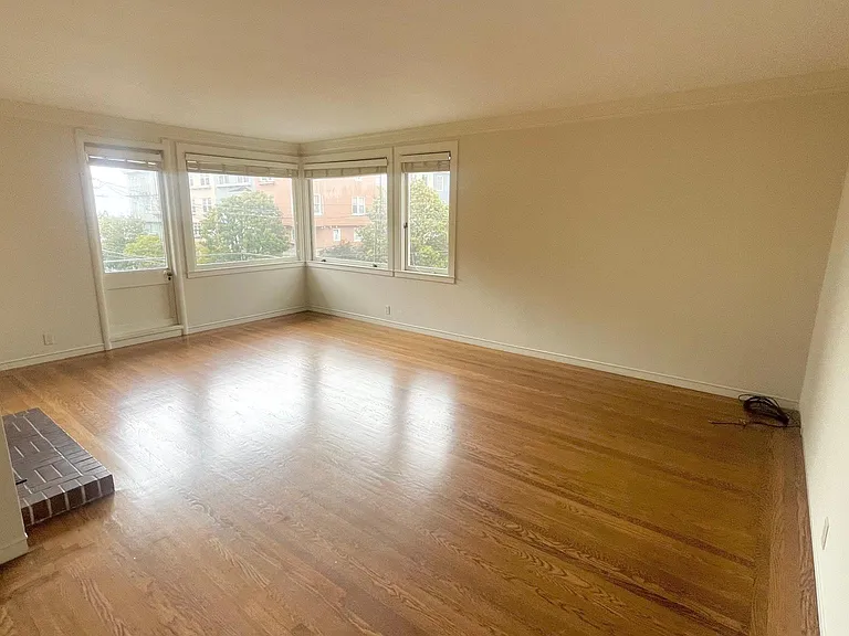 1003 Lombard St — Photo 5