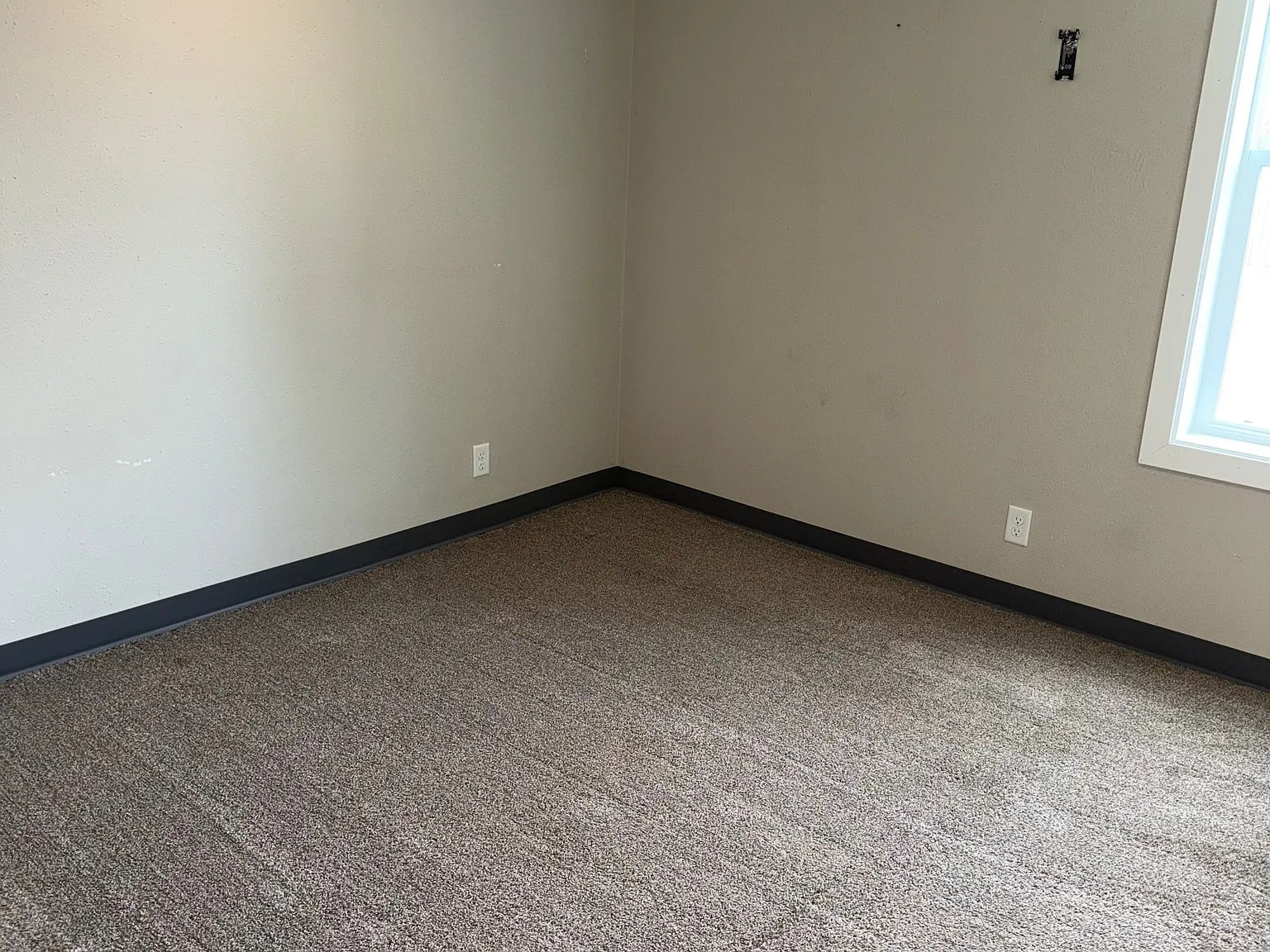 236 Main St S - 3 — Photo 4