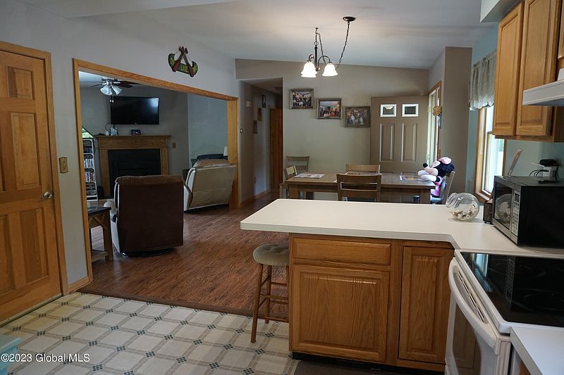 5th image of 131 Sinclair Road