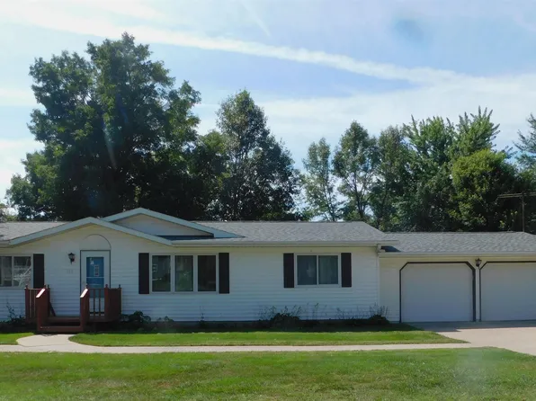 519 Elm St, Schleswig, IA 51461