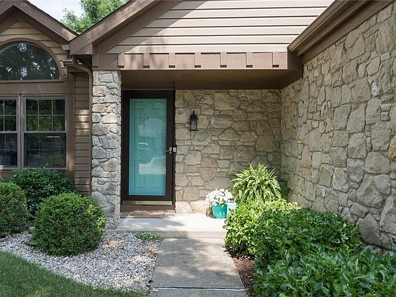 2nd image of 7906 Stonebranch South Dr