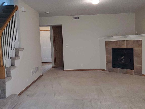 Fireplace does not work. Decoration only.