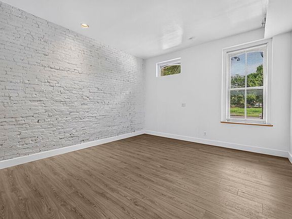 5th image of 1704 S Tucker Blvd APT B