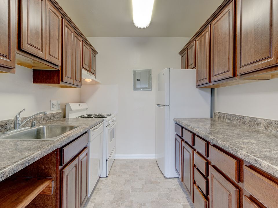 Andrews Ridge Apartments 5635 Regency Park Ct Suitland MD Zillow