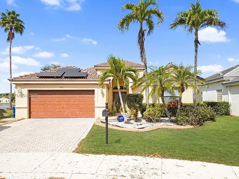 1400 Meadows Blvd — Photo 1